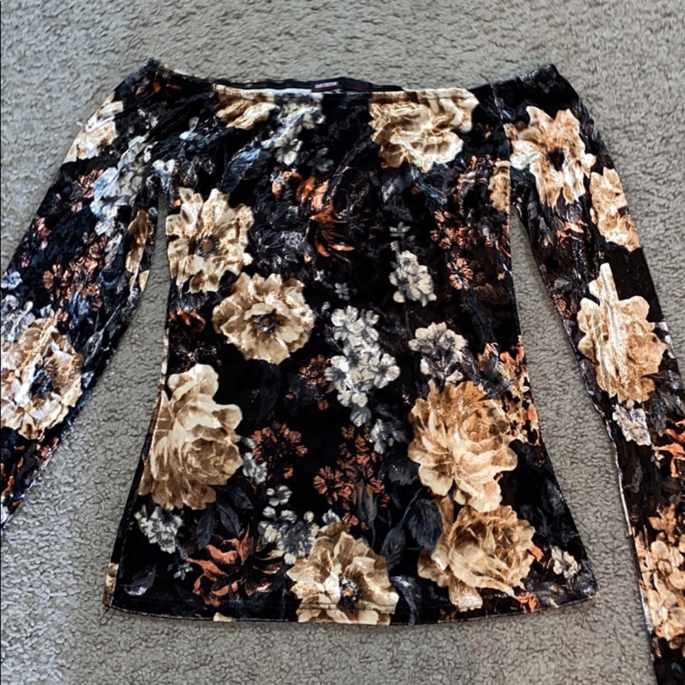 Floral Velvet top